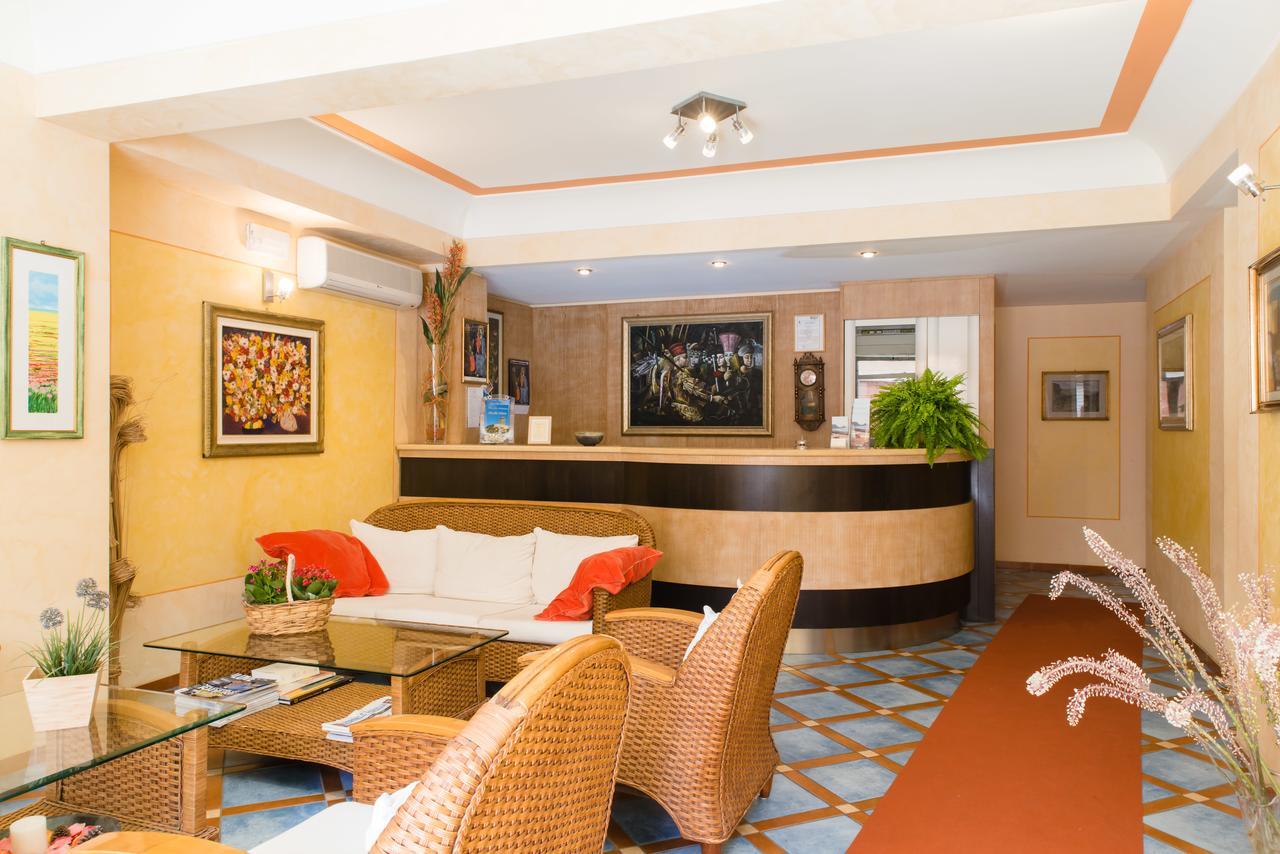 Hotel Villa Mare อัลตาวิลลา มิลิเชีย ภายนอก รูปภาพ