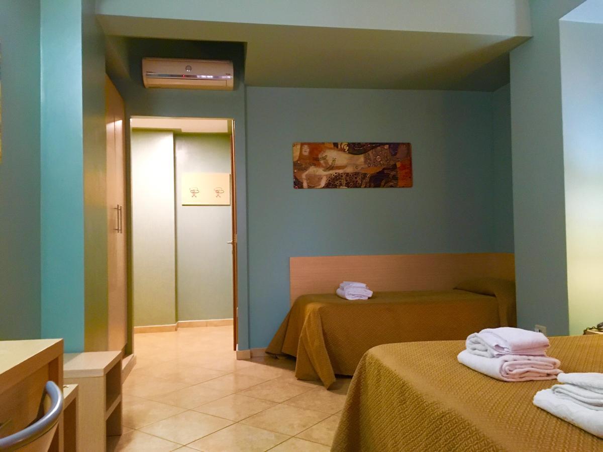 Hotel Villa Mare อัลตาวิลลา มิลิเชีย ภายนอก รูปภาพ